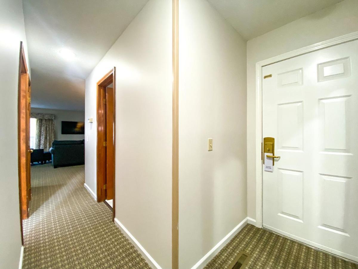 The Central Downtown Inn Suites Pittsfield Exterior photo